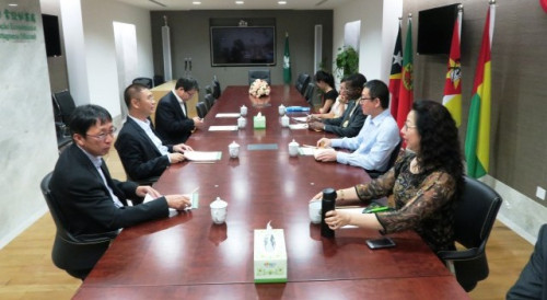 Deputy Director-General of the Liaison Office of the Central People’s Government in the Macao SAR, Mr Yao Jian, meets with members of the Permanent Secretariat of Forum Macao