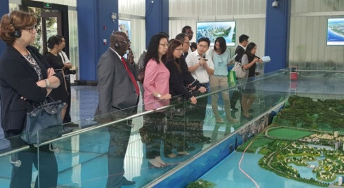 Visit to the planning pavilion of the Cuiheng New District, in Zhongshan