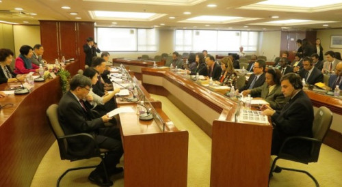 Exchange with members of the Macao Chamber of Commerce