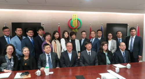 Fotografia de grupo do Secretariado Permanente do Fórum de Macau e a delegação do Município de Tianjin