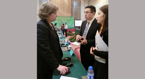 Exchanges between Delegates of Portuguese-speaking Countries and representatives of companies from Guangdong Province