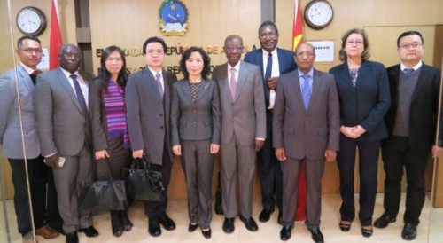 Meeting with the Ambassador to China of Angola