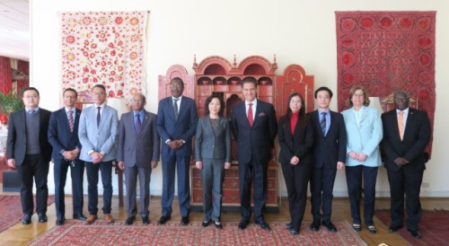 Meeting with the Ambassador to China of Portugal