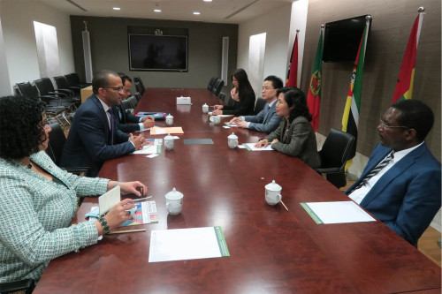 Intercâmbio entre os representantes de Cabo Verde e membros do Secretariado Permanente do Fórum de Macau