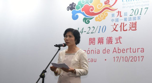 Secretária-Geral, Dra. Xu Yingzhen a proferir discurso