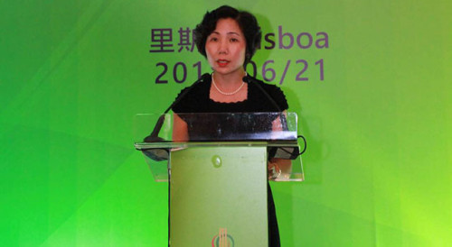 Secretary-General of Forum Macao, Ms Xu Yingzhen, gives a welcoming speech