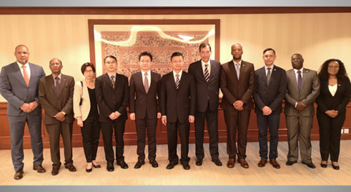 Encontro entre o Vice-Presidente da Câmara Municipal de Beihai, Chen Xin, e a delegação do Secretariado Permanente