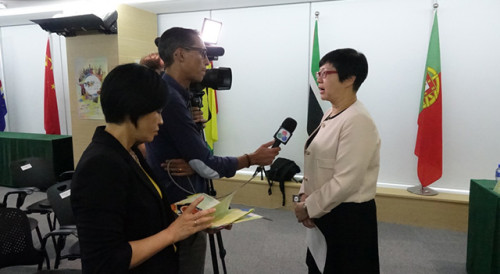 Secretária-Geral Adjunta Dra. Glória Batalha Ung, em entrevista a vários órgãos de comunicação social