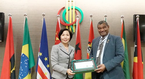 Ministro da Indústria e Comércio da República de Moçambique, Dr. Ragendra de Sousa, visitou Secretariado Permanente do Fórum de Macau