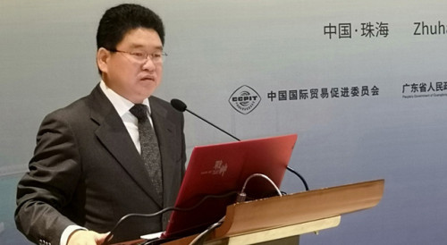 Mr Liu Chao, Deputy Director-General of the China Council for the Promotion of International Trade’s Department of Legal Affairs, delivers a speech