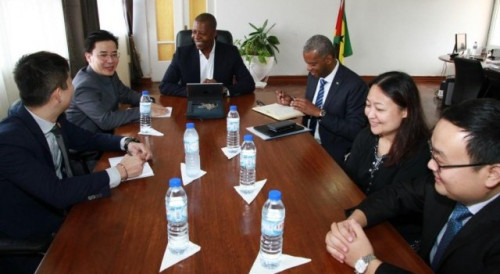 Forum Macao’s delegation meets Minister of Finance, Commerce and the Blue Economy of São Tomé and Príncipe Mr Américo d´Oliveira Ramos