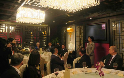 The Permanent Secretariat of Forum Macao hosted a gathering with representatives from Chinese-language media