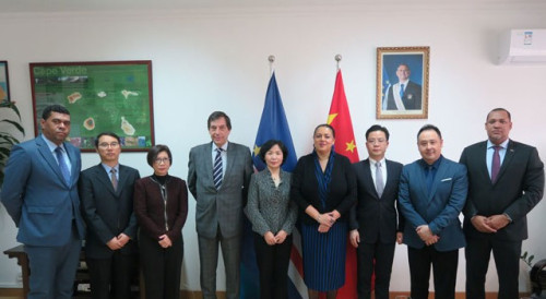 Encontro com a Embaixadora de Cabo Verde na China