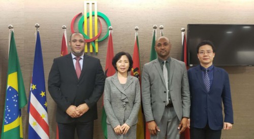 Presidente da Associação de Amizade Cabo Verde-China visitou o Forum de Macau