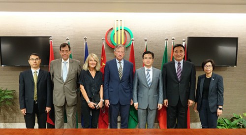 Organização Internacional das Madeiras Tropicais (OIMT) visitou o Secretariado Permanente do Fórum de Macau para reforçar o desenvolvimento e a cooperação de projectos e de recursos humanos