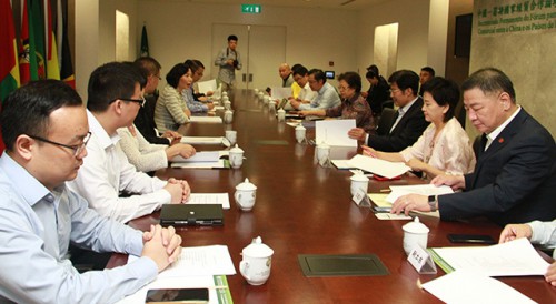 Vice-Presidente da Conferência Consultiva Política do Povo Chinês (CCPPC), Dr. Gao Yunlong, visita o Secretariado Permanente do Fórum de Macau