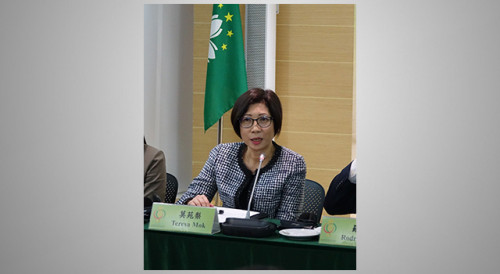 Apresentação sobre a 11.ª Semana Cultural pela Coordenadora do Gabinete de Apoio, Dr.ª Mok Iun Lei
