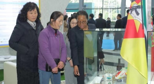  Coordinator of the Liaison Office of the Permanent Secretariat, Ms Francisca Reino, shows to visitors products from Portuguese-speaking Countries