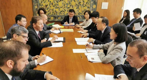 王炳南副部长会见巴西外交部亚太和俄罗斯双边事务副外长萨尔加多