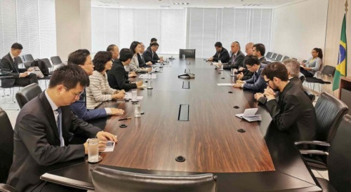 Encontro entre o Vice-Ministro do Comércio da China, Sr. Wang Bingnan, e o Presidente da Apex-Brasil, Contra-Almirante Sérgio Segóvia