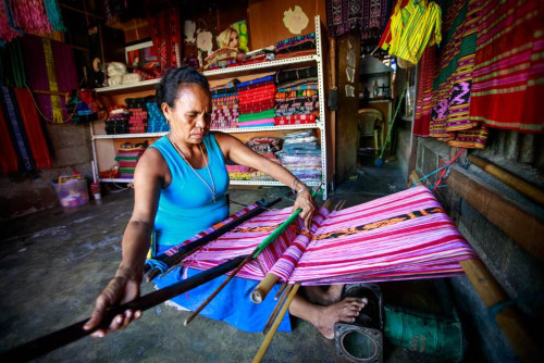 東帝汶卡布里埃拉•達庫尼亞的紡織藝術