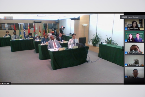 Members of the Permanent Secretariat of Forum Macao take part in the opening ceremony of the online course