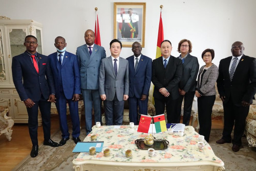 Visita a Embaixada da Guiné-Bissau na China