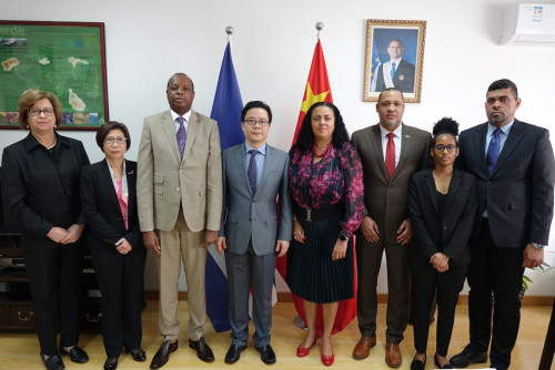Visit to the Embassy of Cabo Verde in China