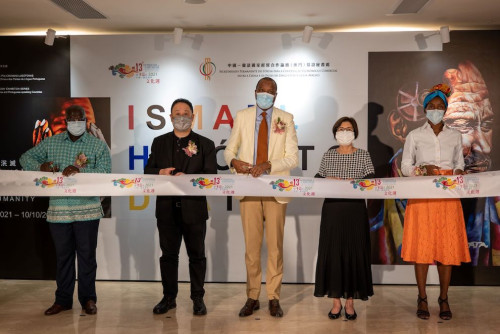 Cerimónia de Inauguração da Exposição de Artista Plástico da Semana Cultural presidida pelos convidados de honra