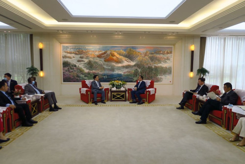 Meeting between the Forum Macao delegation and Chengdu Vice-Mayor Mr Cheng Wei