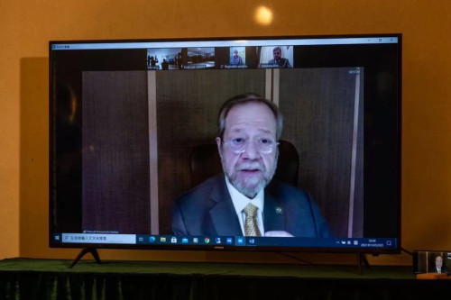 The Consul-General of Brazil in Hong Kong, Mr Manuel Innocencio de Lacerda Santos Júnior, delivers speech via videoconference
