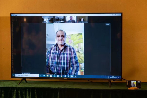 Artist Mr Reginaldo Pereira gives a brief presentation on his work, via videoconference