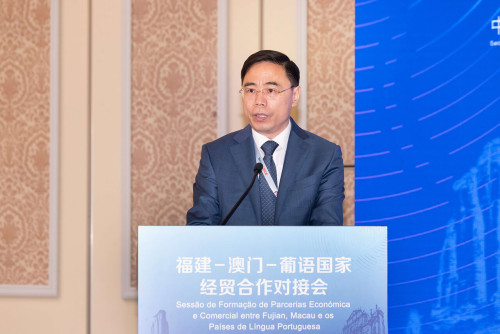 Secretário-Geral Ji Xianzheng a endereçar intervenção