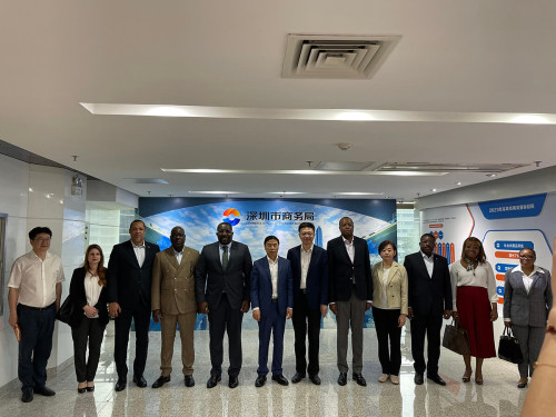 The delegation has a meeting with the Commerce Bureau of Shenzhen Municipality