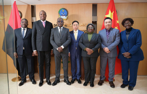 Secretariado Permanente do Fórum de Macau efectuou uma visita às Embaixadas dos Países de Língua Portuguesa acreditadas na China