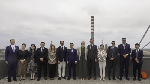 The delegation visits the development zone in Sines.