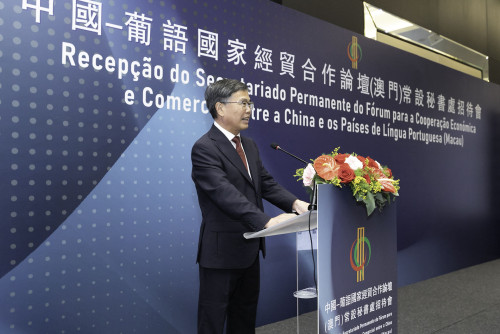 O Embaixador da República Popular da China em Portugal, Dr. Zhao Bentang a proferir o seu discurso