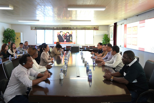 Encontro com Fujian Jingfu Ocean Fishery Development Co., Ltd.