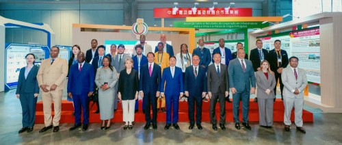 Group photo of the members of the Permanent Secretariat with the trainees of the 