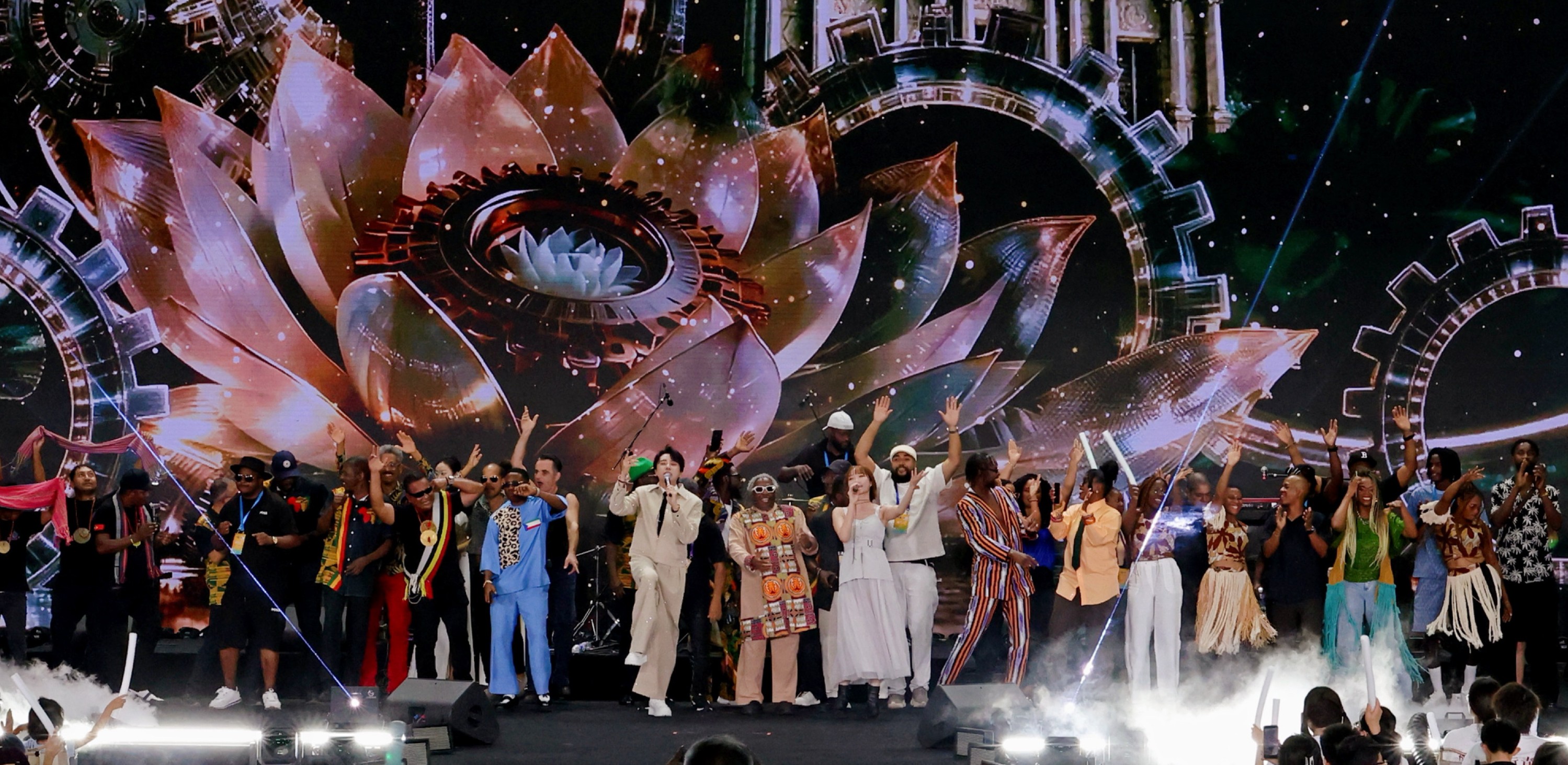 Semana Cultural da China e dos PLP em Beijing – Espectáculo de Música e Dança Deslumbra a Capital